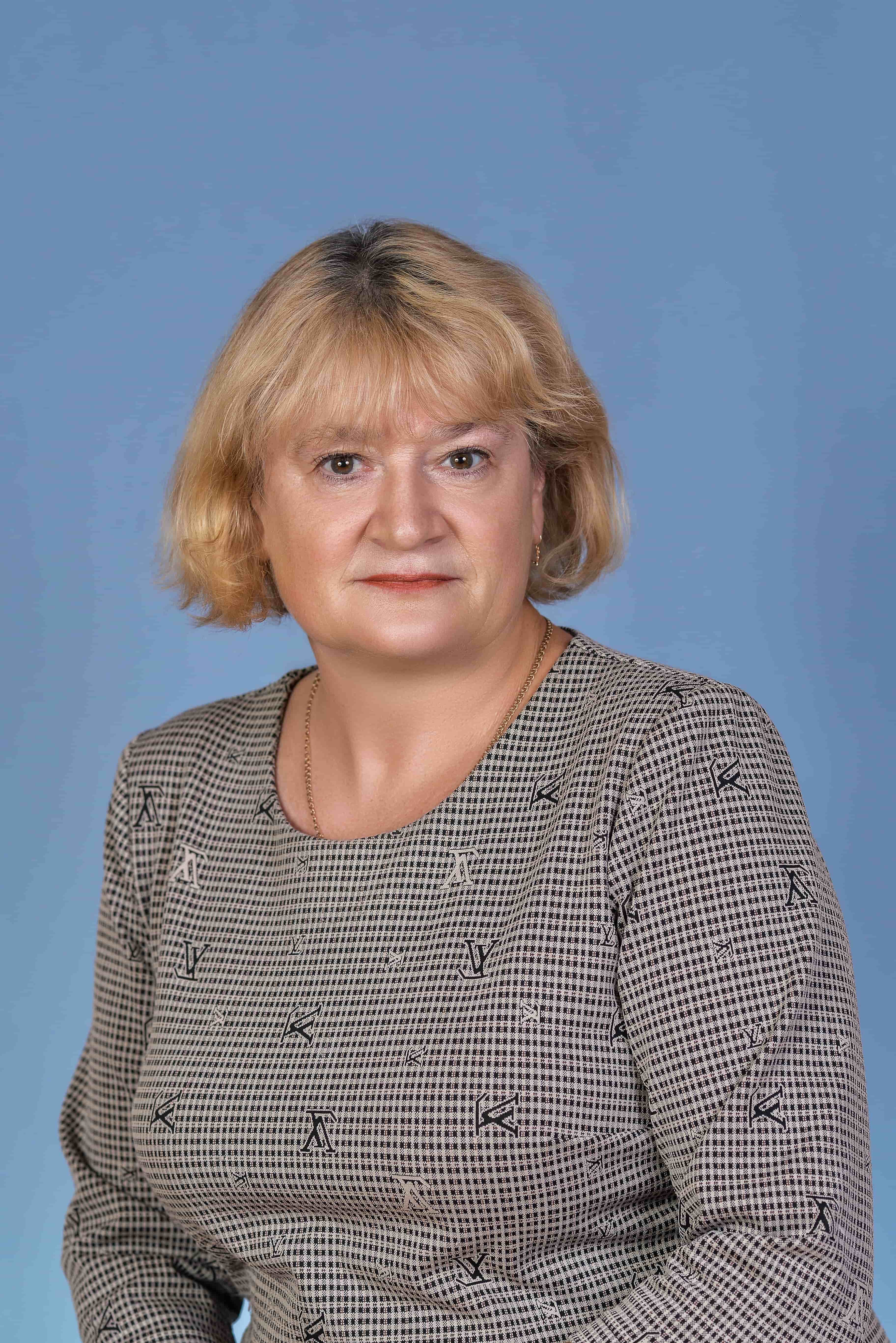 Попова Елизавета Ивановна.